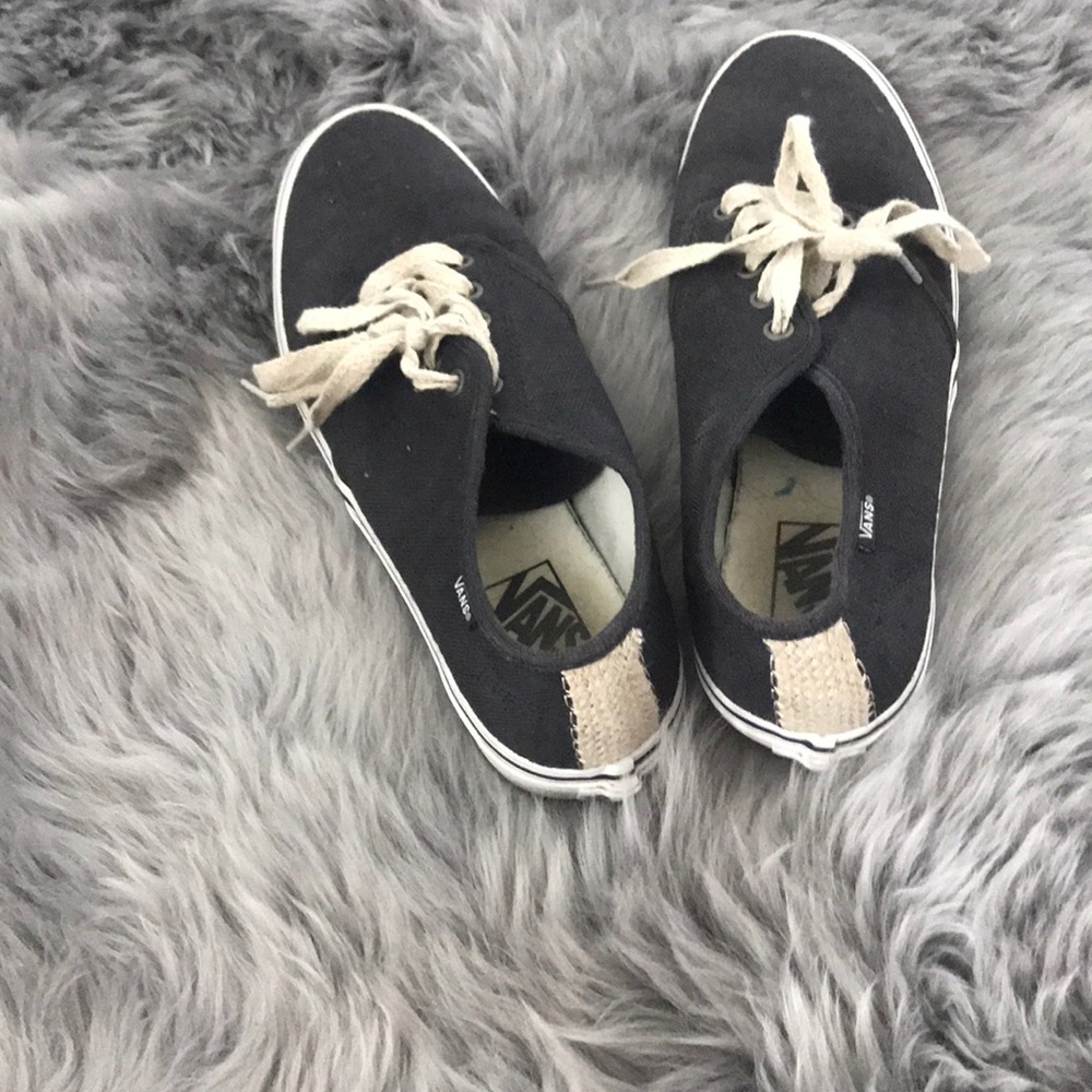 vans - Picture 2 of 2